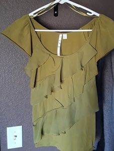 Cute olive green top